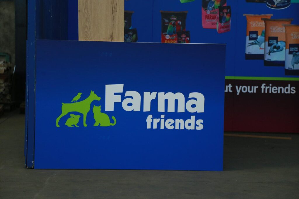 Φαρμα & Friends