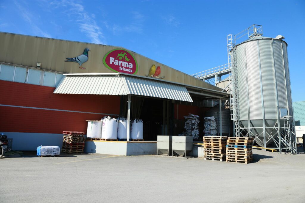 Φαρμα & Friends